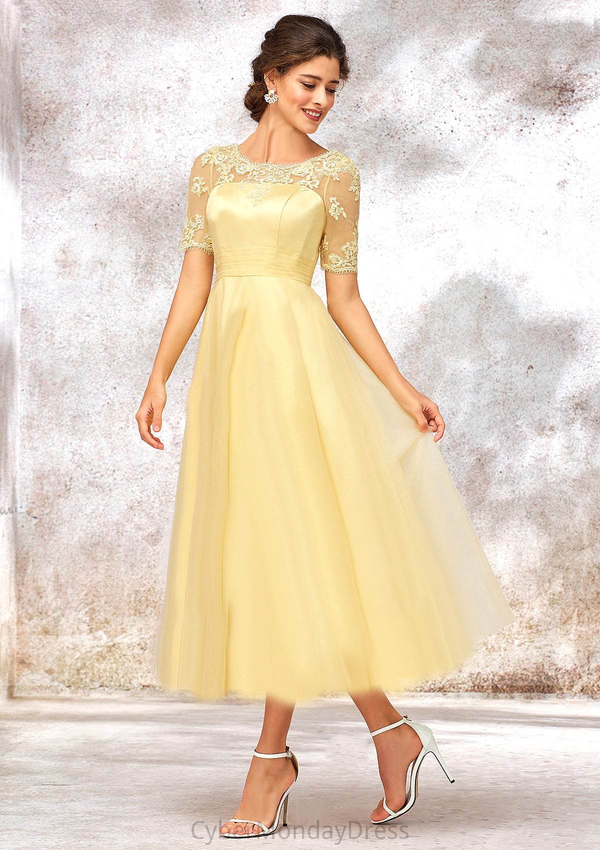 Short Sleeve A-line/Princess Tulle Bateau Bridesmaid Dresses With Lace Appliqued Amani DTP0025351