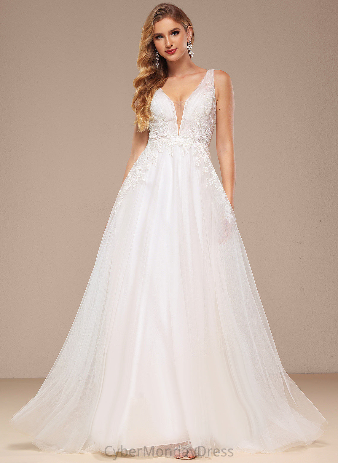 V-neck Sequins Tulle Wedding Dress Lace Train Wedding Dresses With A-Line Mariana Sweep