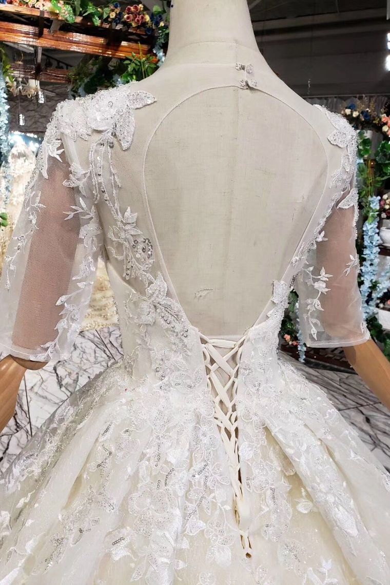 Luxury Lace Wedding Dresses Scoop Half Sleeves Appliques Ball Gown