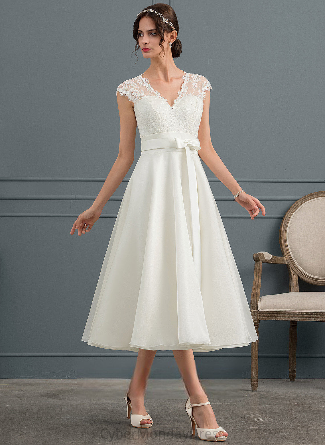 Satin V-neck Bow(s) Dress Deja With Tea-Length Wedding Lace A-Line Wedding Dresses