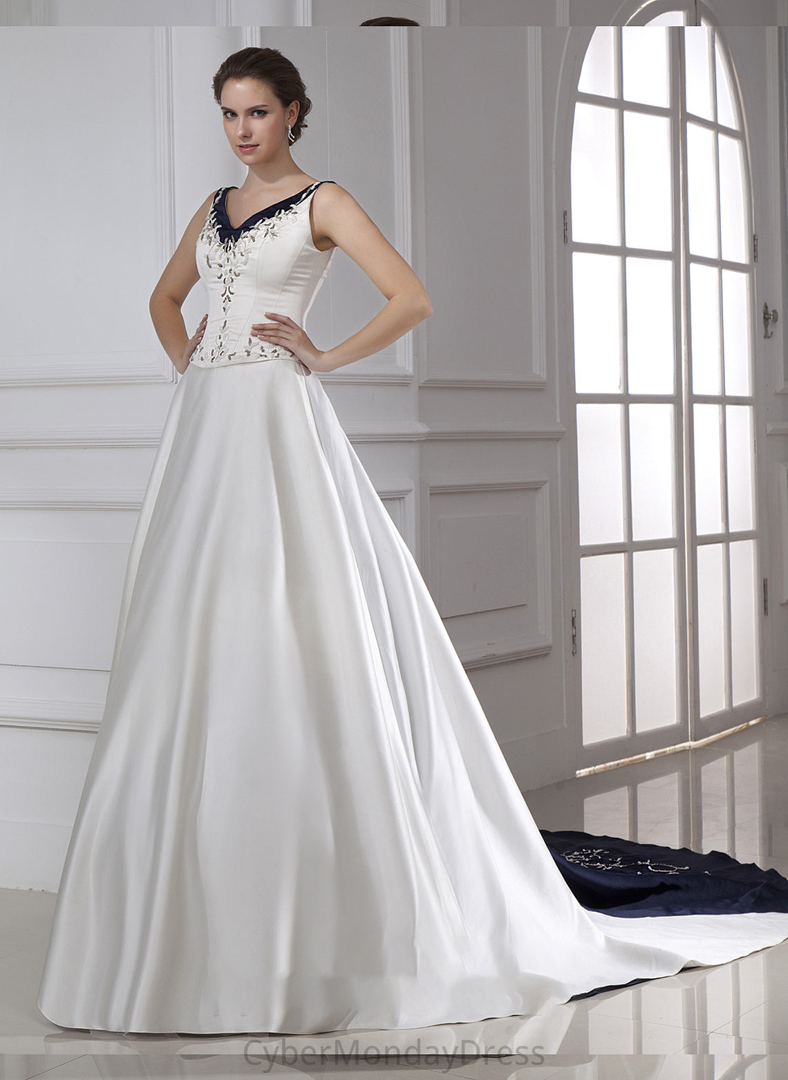 With Ball-Gown/Princess Beading Wedding Train V-neck Sequins Chapel Wedding Dresses Satin Embroidered Kirsten Dress