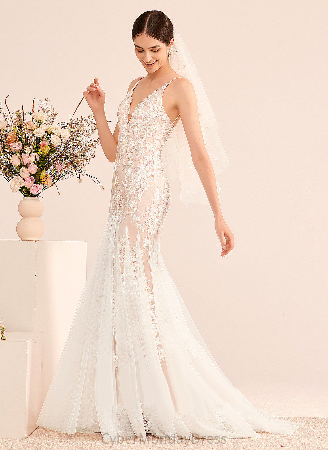 Court Trumpet/Mermaid Cheyenne Dress Lace With Lace Tulle Train Wedding V-neck Wedding Dresses