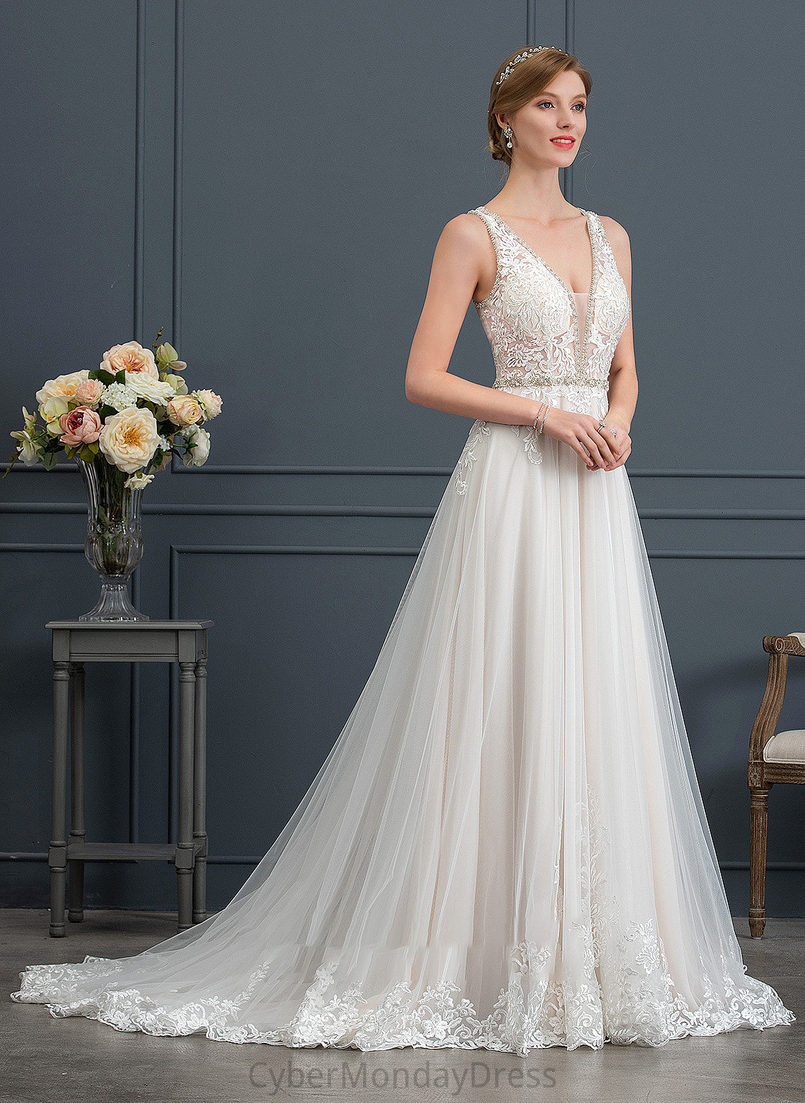 Court With Wedding Tulle Sequins Beading Ball-Gown/Princess Dress Delilah Train V-neck Wedding Dresses