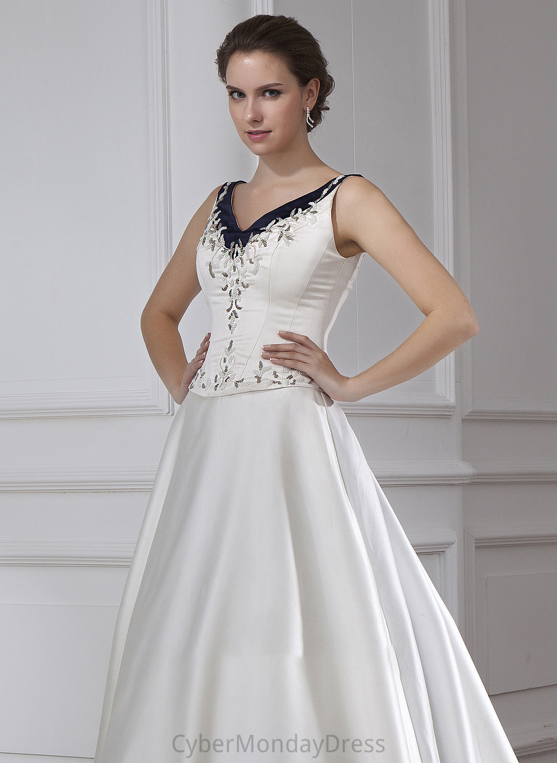 With Ball-Gown/Princess Beading Wedding Train V-neck Sequins Chapel Wedding Dresses Satin Embroidered Kirsten Dress