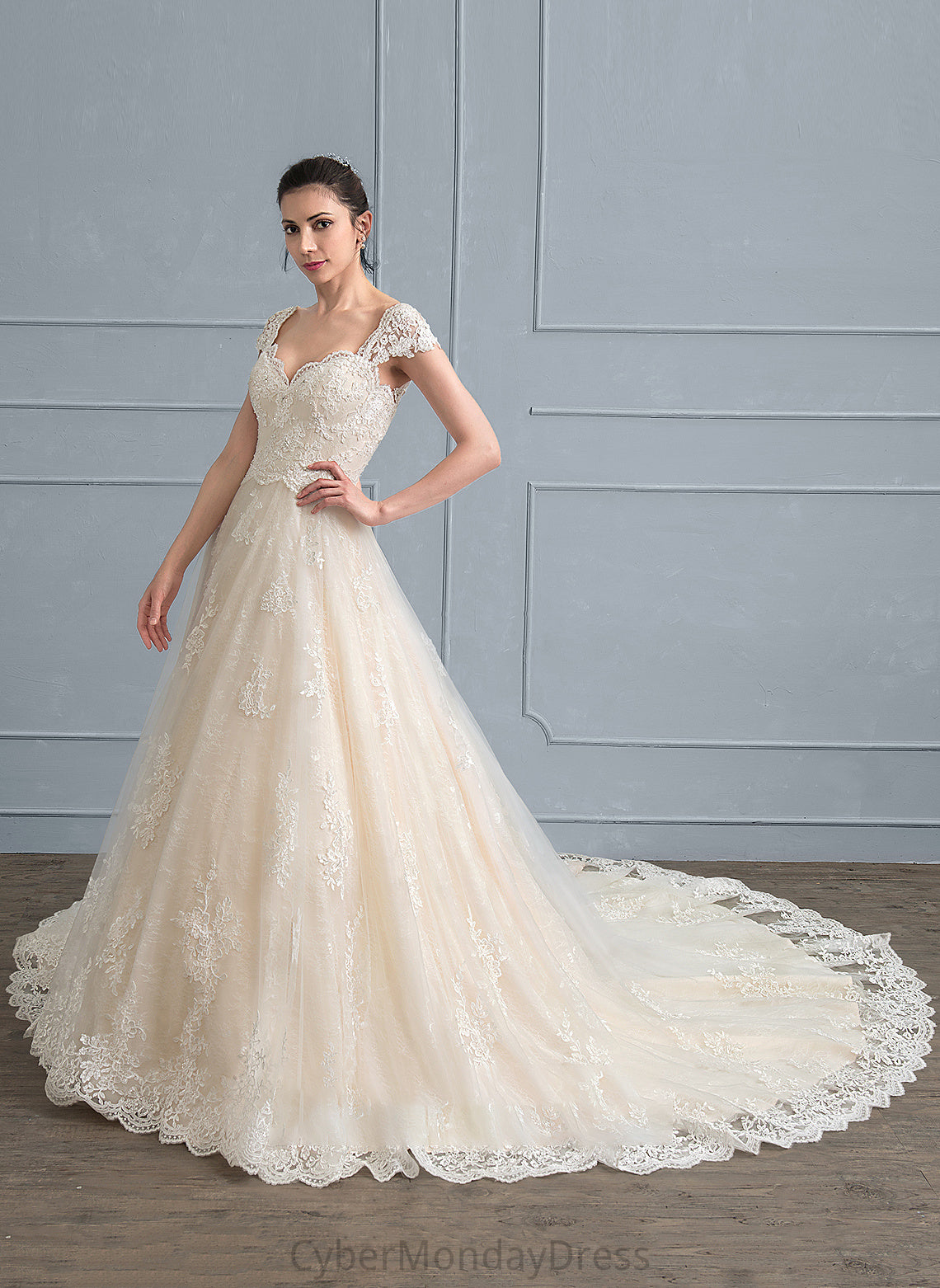 Tulle Cathedral Ball-Gown/Princess Sequins Beading Lea Dress Wedding Dresses Wedding Lace Sweetheart With Train