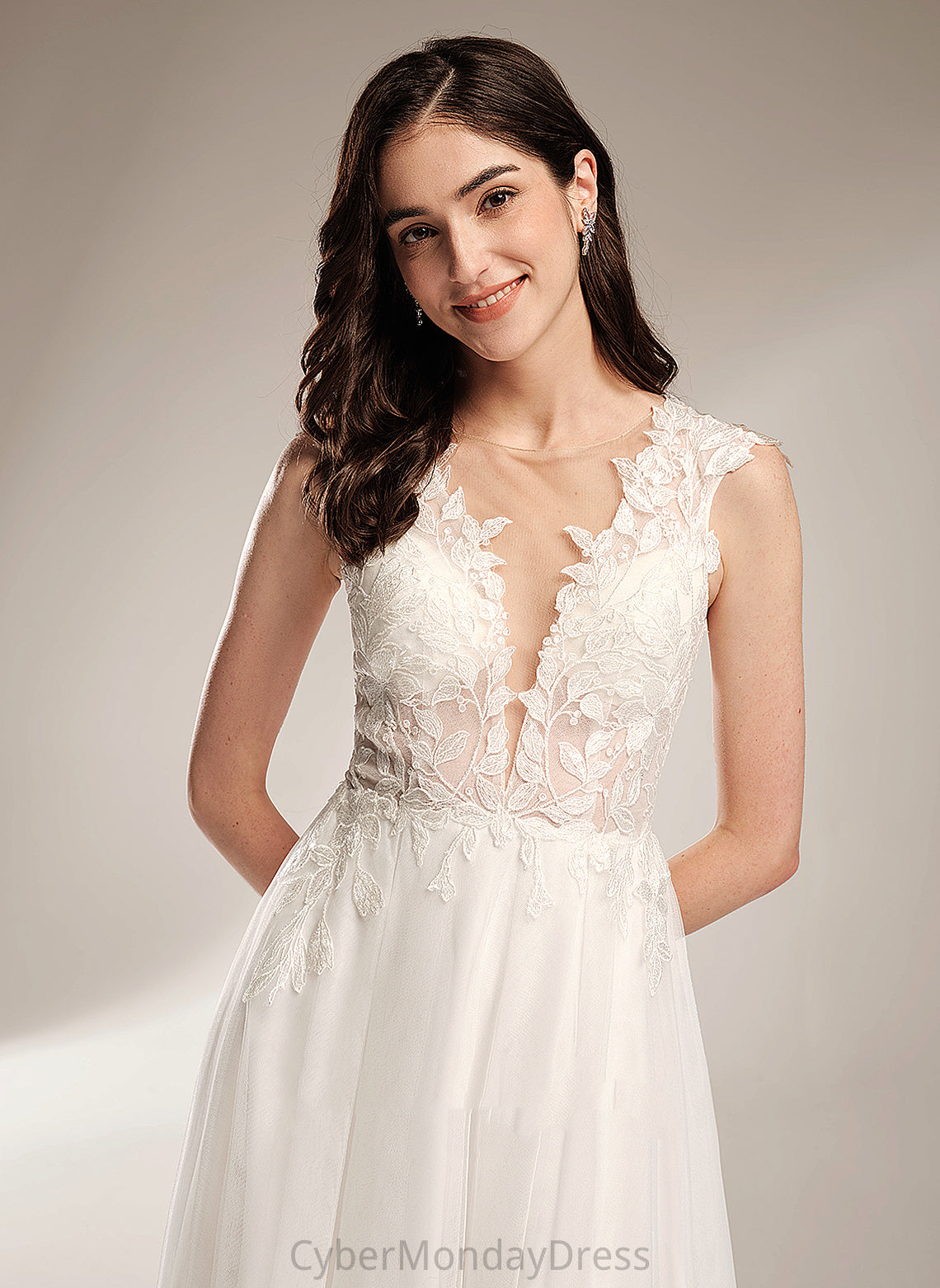 Wedding Court Wedding Dresses Sequins With Dress Tulle Lace V-neck Amy Train A-Line