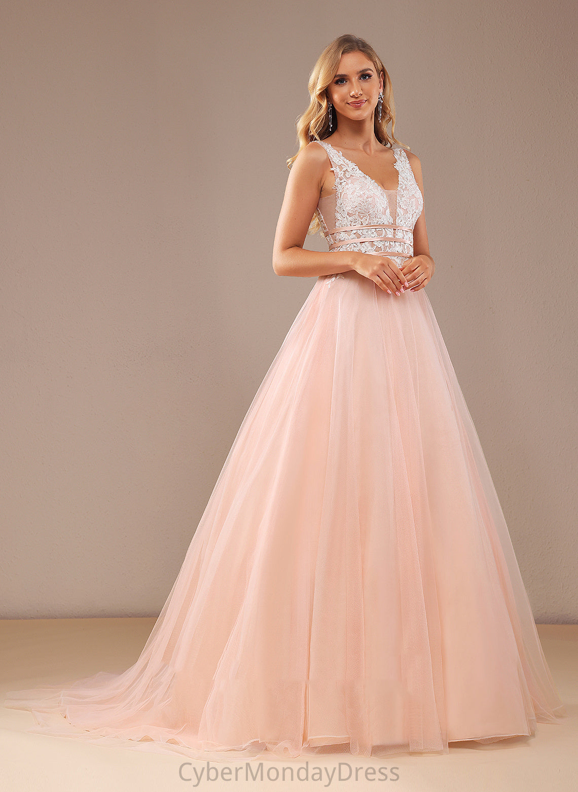 Train Wedding Dresses Tulle Lace Court V-neck Lace Marilyn Wedding Dress With Sequins Ball-Gown/Princess