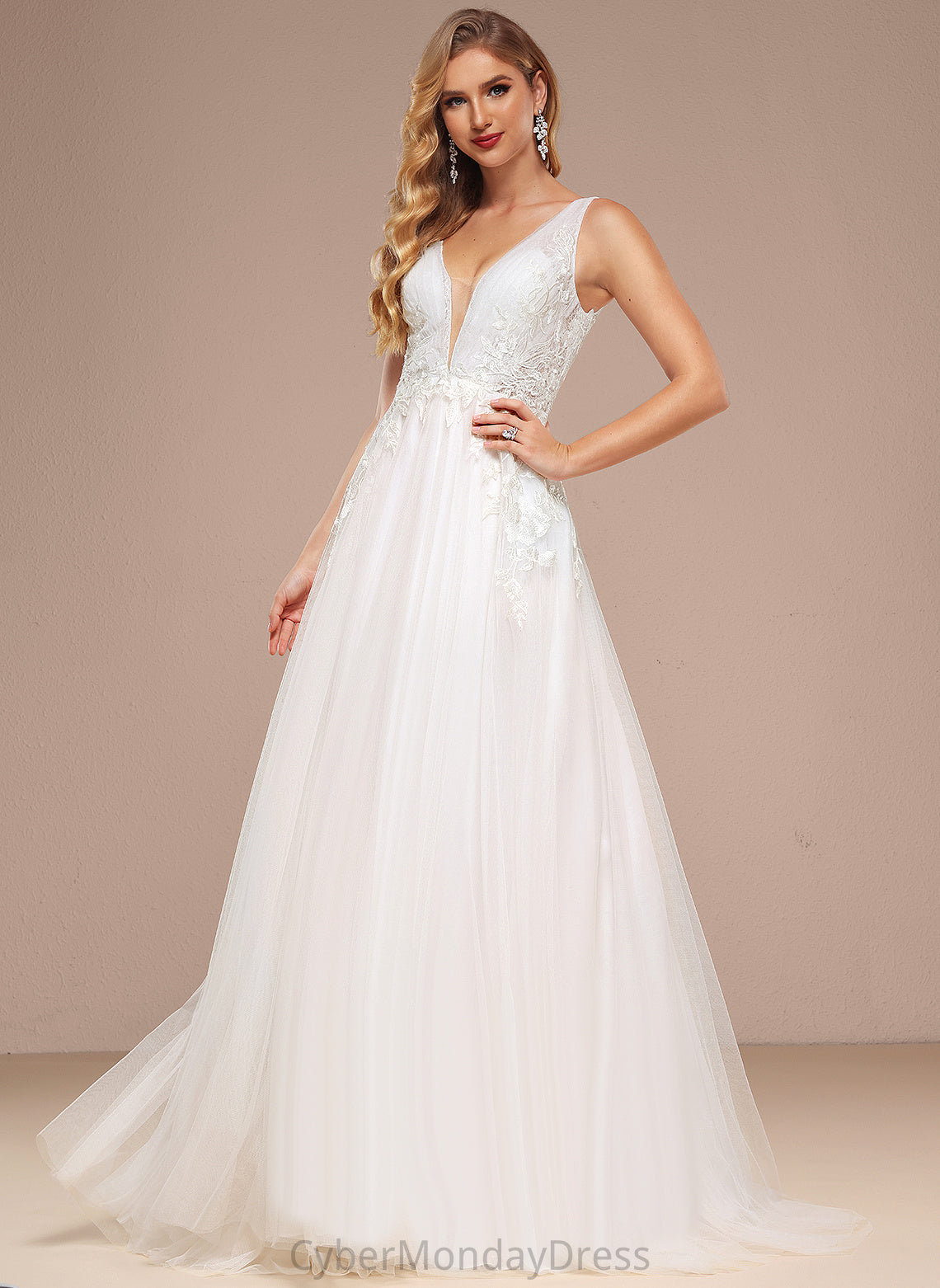 V-neck Sequins Tulle Wedding Dress Lace Train Wedding Dresses With A-Line Mariana Sweep