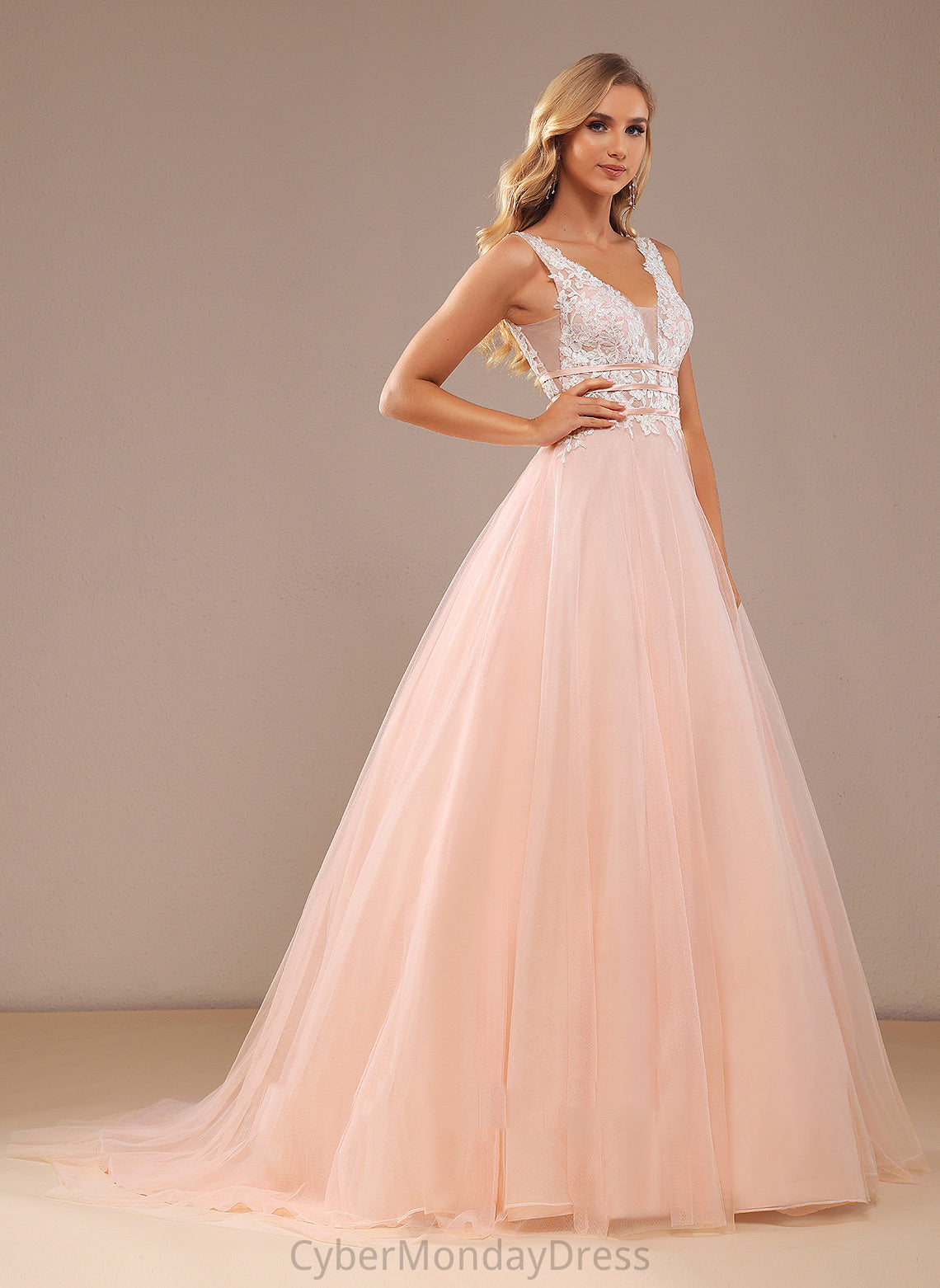 Train Wedding Dresses Tulle Lace Court V-neck Lace Marilyn Wedding Dress With Sequins Ball-Gown/Princess